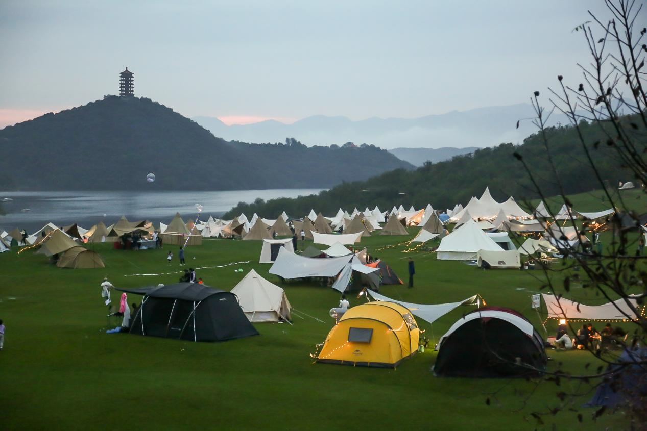 露营爱好者国庆齐聚金海湖，Uno Camp打造风格露营旗舰品牌(图2)