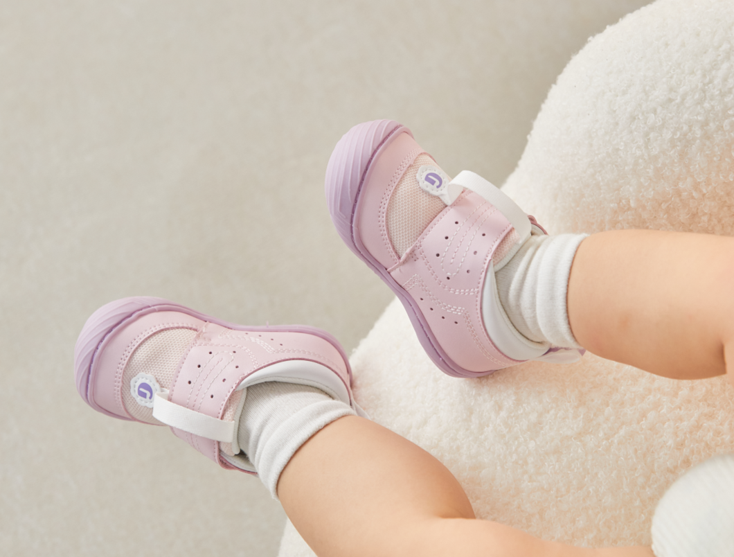 基諾浦：寶寶多大開始穿鞋比較好？