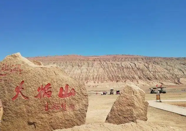 今夏新疆旅行频“出圈”，聂小雨等抖音网红纷纷打卡