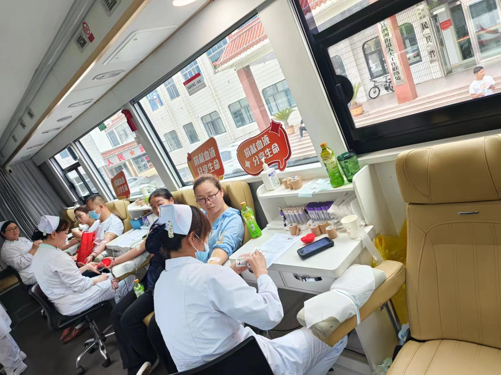 献血献爱心 血浓情更浓——唐河县泗洲街道组织开展义务献血活动