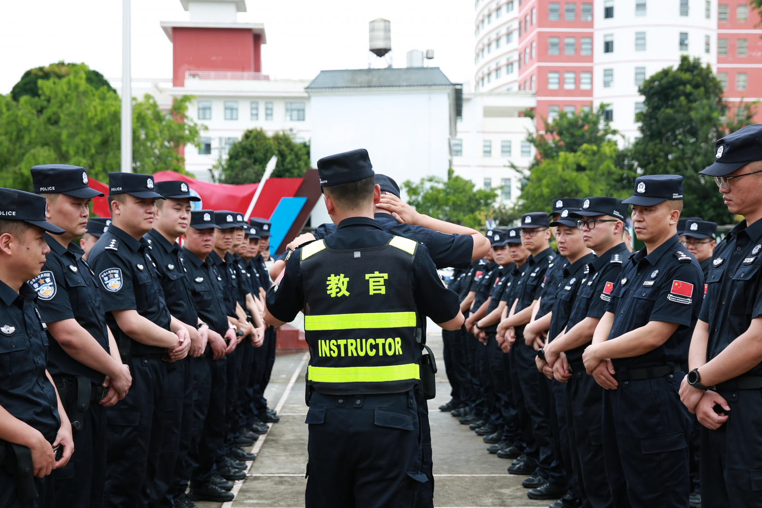 云南总站2024年司晋督第四期德宏培训班多举措提升培训学员警务实战技战术水平