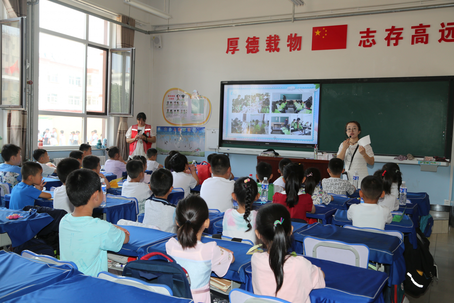 涞源县第一幼儿园携手涞源小学开展“你好，小学”活动