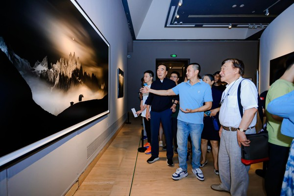 墨界——陈征风光摄影作品展在中国美术馆开幕